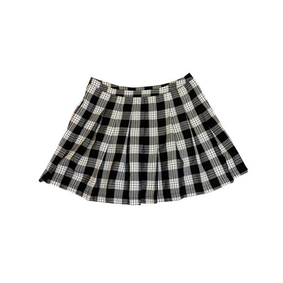 Self Love Dresses & Skirts - NWT Self Love Women’s Plaid Skirt 90s style Dark Academia Size XL